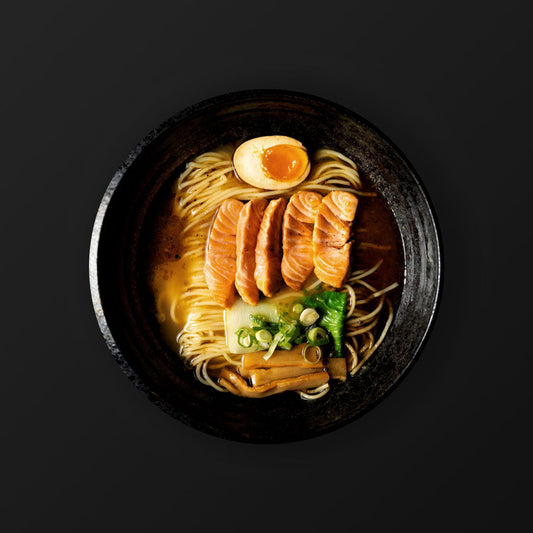 Shoyu Ramen - Saumon grillé - Saveur d'ail noir